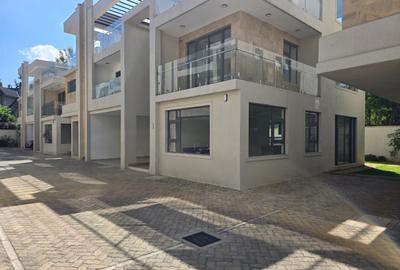 6 Bed Townhouse with En Suite in Lavington