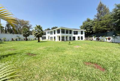 6 Bed House with En Suite at Runda