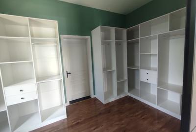 5 Bed House with En Suite in Karen - 4