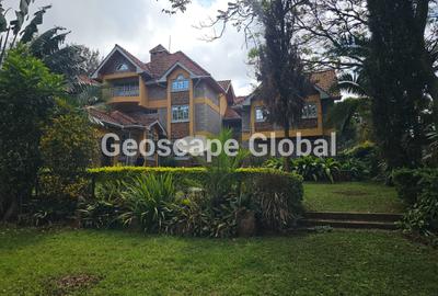 5 Bed House with En Suite in Runda