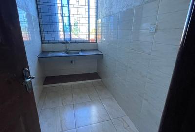 2 Bed Apartment with En Suite at Off Links Road - 4