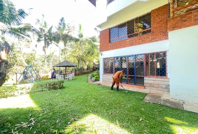 5 Bed Townhouse with En Suite in Westlands Area