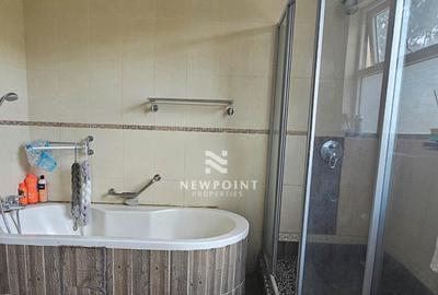 4 Bed House with En Suite in Runda