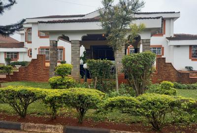 6 Bed House with En Suite in Runda