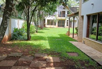 7 Bed Villa with En Suite at Kyuna