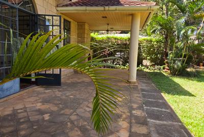 5 Bed Townhouse with En Suite at Old Kitusuru. - 3