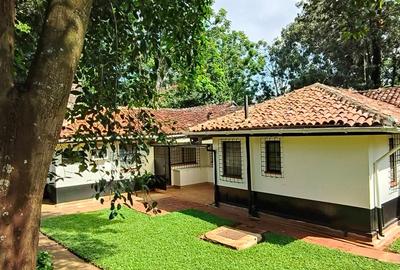4 Bed House with En Suite in Rosslyn