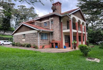 5 Bed House with En Suite in Lavington