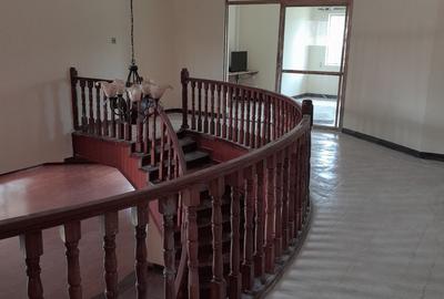 4 Bed House with En Suite at Nyari Estate