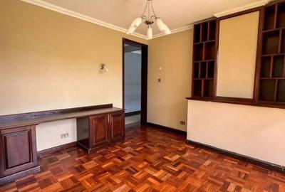 4 Bed Villa with Staff Quarters in Rosslyn - 3