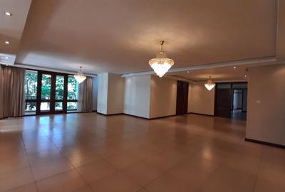 4 Bed Apartment with En Suite in Riverside