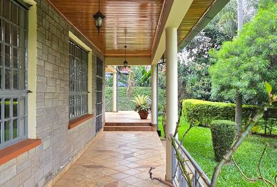 5 Bed House with En Suite in Runda - 4