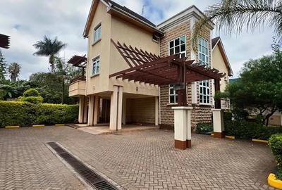5 Bed Townhouse with En Suite at Lavington Green