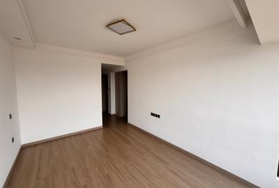 3 Bed Apartment with En Suite in Riverside - 3