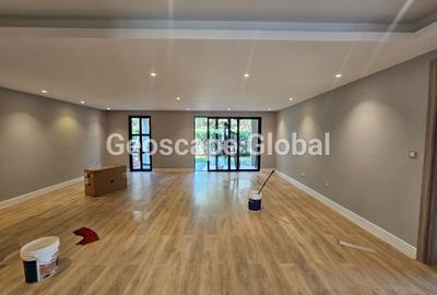 3 Bed Apartment with En Suite in Runda - 4