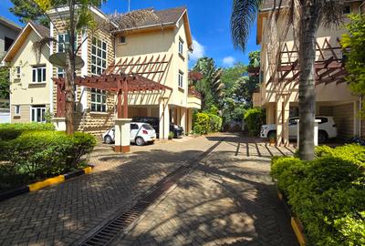 5 Bed Townhouse with En Suite in Lavington