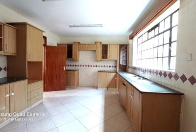 4 Bed House with En Suite in Spring Valley