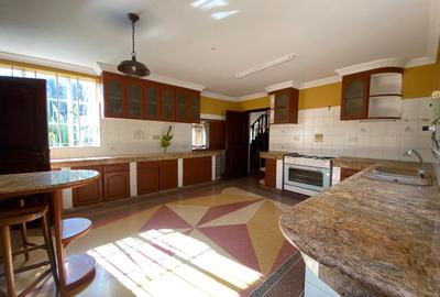 3 Bed House with En Suite in Runda - 3