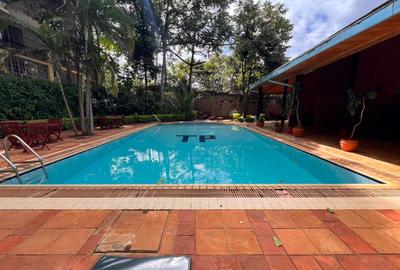 Serviced 2 Bed Apartment with En Suite in Brookside