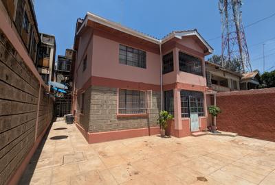 6 Bed House with En Suite in Kasarani