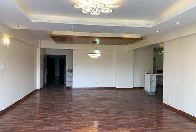 3 Bed Apartment with En Suite in Lavington