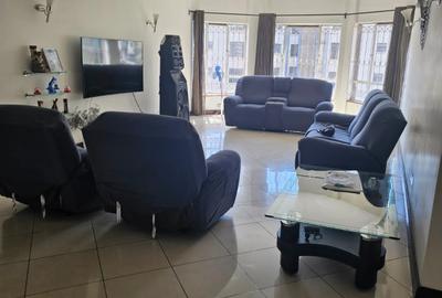 4 Bed Apartment with En Suite in Parklands