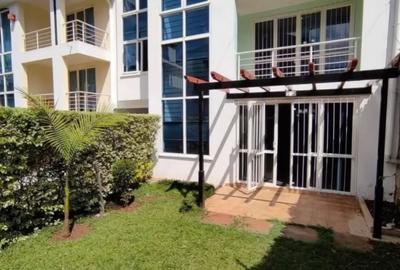 4 Bed Villa with En Suite in Riara Road