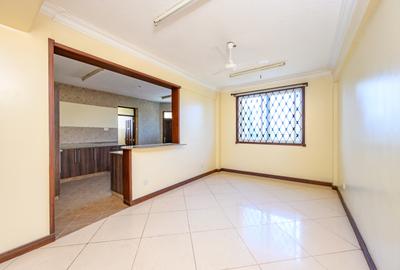 3 Bed Apartment with En Suite at Oceanic Road - 4