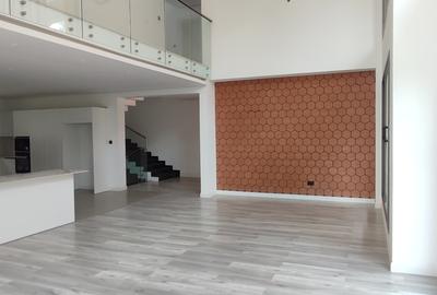 5 Bed Townhouse with En Suite in Lavington - 2