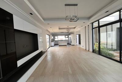 5 Bed Townhouse with En Suite in Lavington - 4