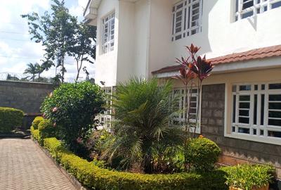 Furnished 2 Bed Apartment with En Suite in Runda