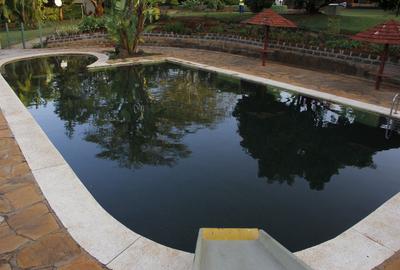 2 Bed House with Swimming Pool in Ridgeways - 4