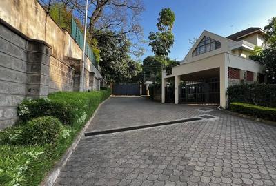 5 Bed Townhouse with En Suite in Lavington