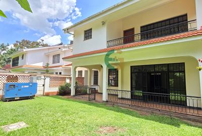 5 Bed Villa with En Suite in Lavington