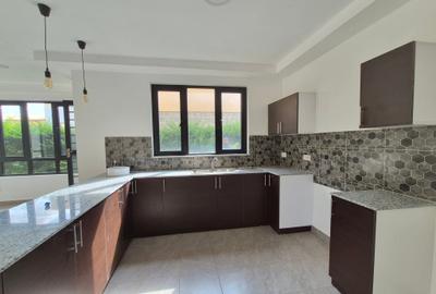 3 Bed House with En Suite in Ruiru - 4
