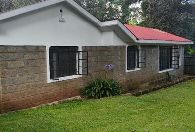 2 Bed House with En Suite at Tree Lane - 2