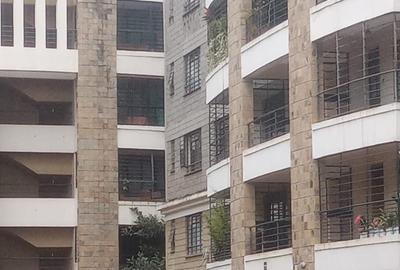 4 Bed Apartment with En Suite at Maalim Juma Road