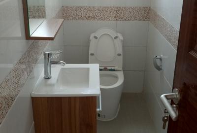 1 Bed Apartment with En Suite at Dennis Pritt Rd - 4