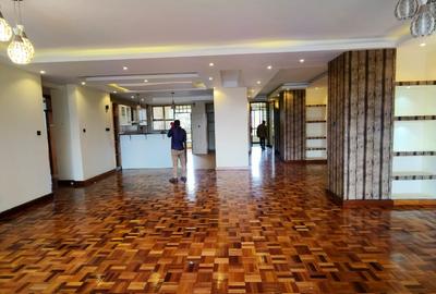 3 Bed Apartment with En Suite at Othaya Road