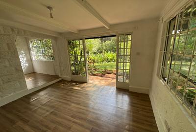 1 Bed House with En Suite at Karen - 4