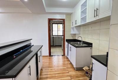 2 Bed Apartment with En Suite in Kilimani - 3