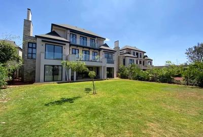 5 Bed Villa with En Suite in Runda