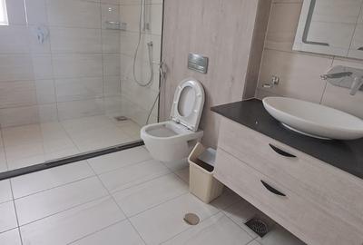 Serviced 1 Bed Apartment with En Suite at Rhapta Road