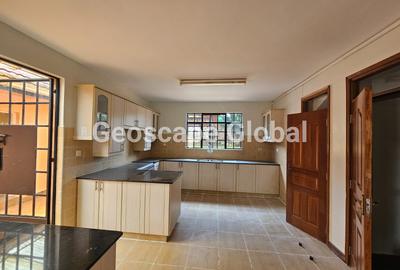 4 Bed House with En Suite in Runda