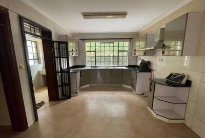 4 Bed Townhouse with En Suite in Kiambu Road