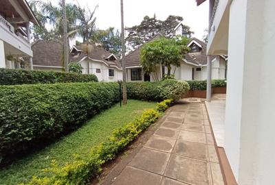 4 Bed Townhouse with En Suite at Eldama Ravine Rd - 2