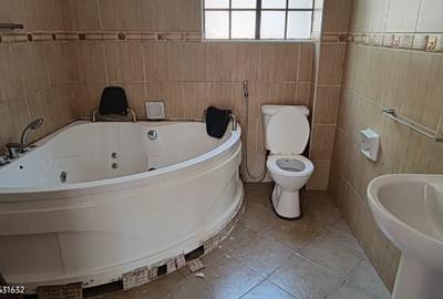 3 Bed Apartment with En Suite at Laikipia Road - 4