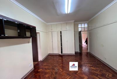 3,000 ft² Commercial Property with Service Charge Included at Pqpq+5Mc - 4
