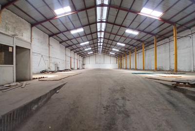 Furnished 14,000 ft² Warehouse with Backup Generator in Industrial Area