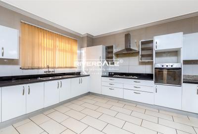 3 Bed Apartment with En Suite in Parklands